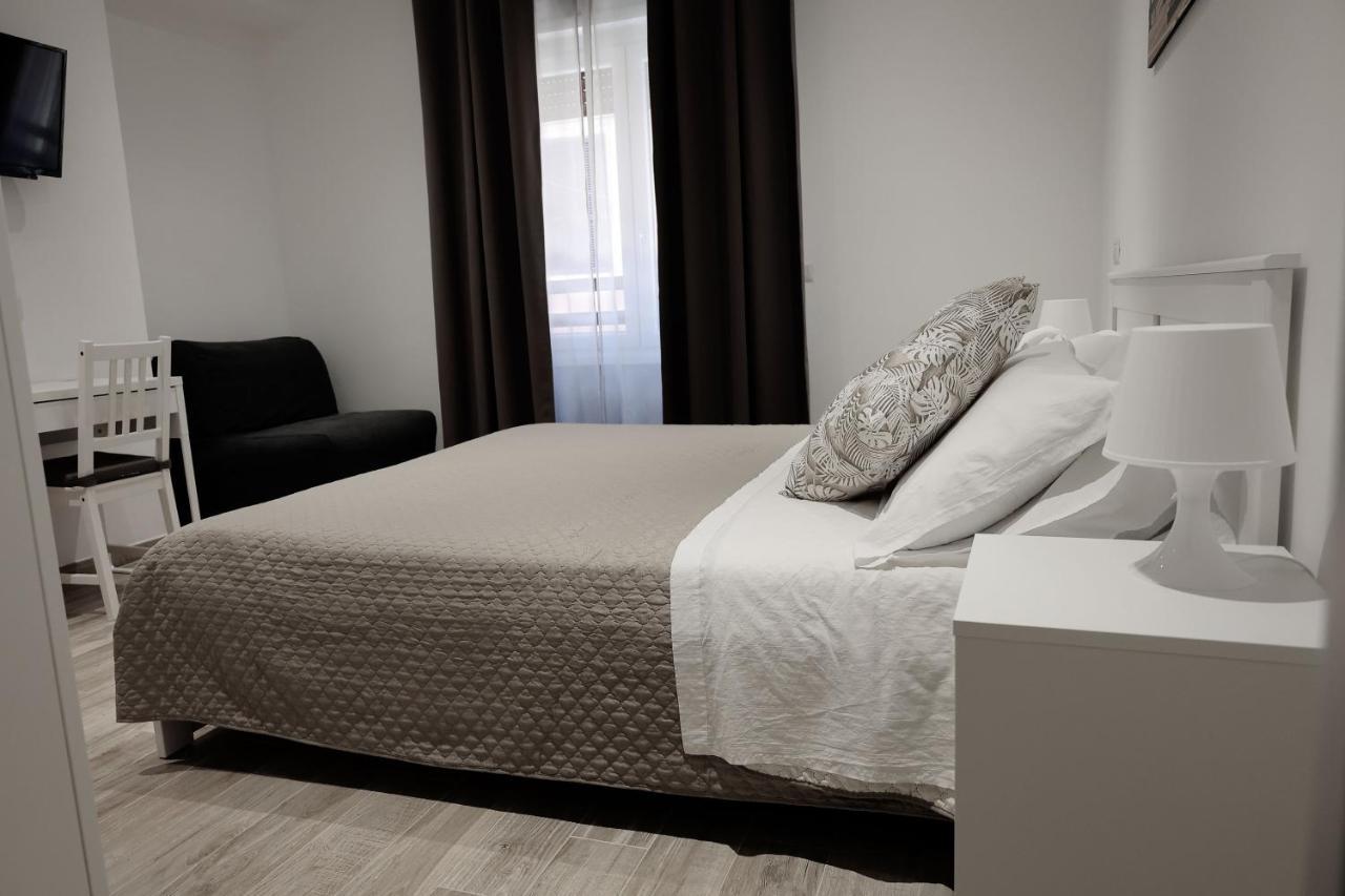 Central Guest House Civitavecchia Exterior photo