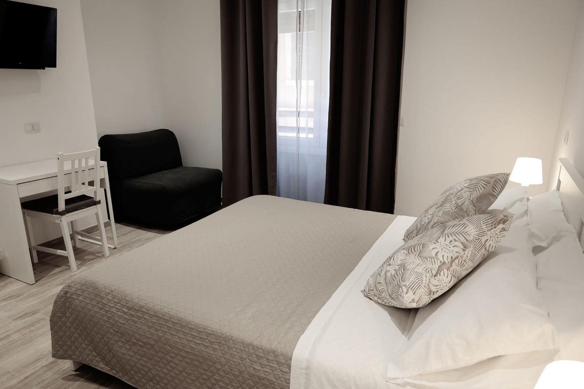 Central Guest House Civitavecchia Exterior photo